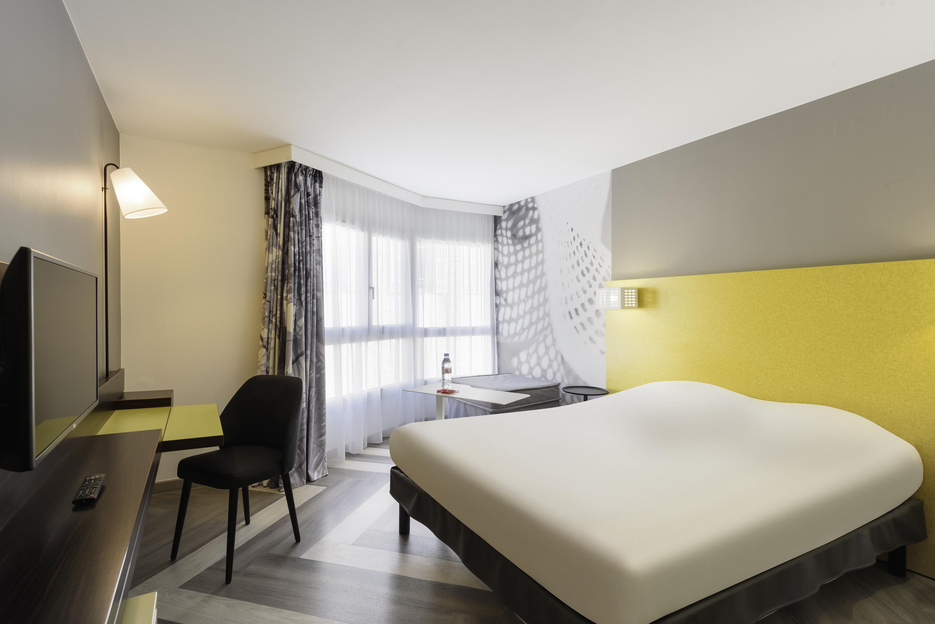 Ibis Styles Nice Centre Port Exterior photo